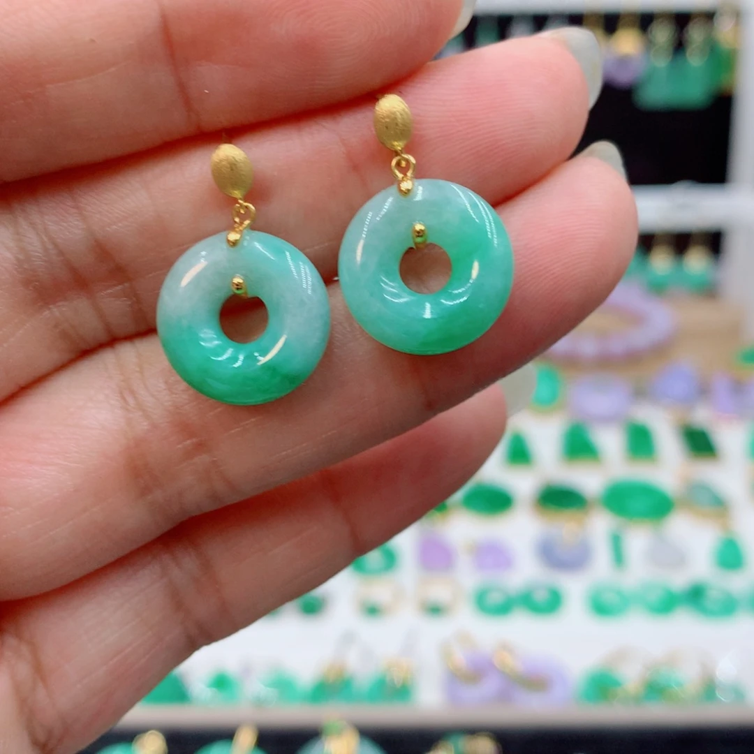 翡翠18K金镶嵌耳饰的