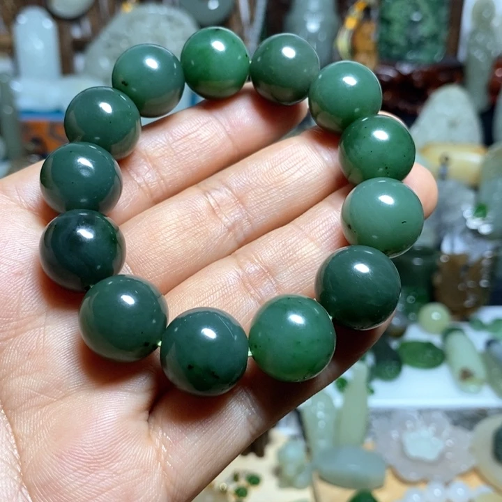 丶***子和田玉未镶嵌手链