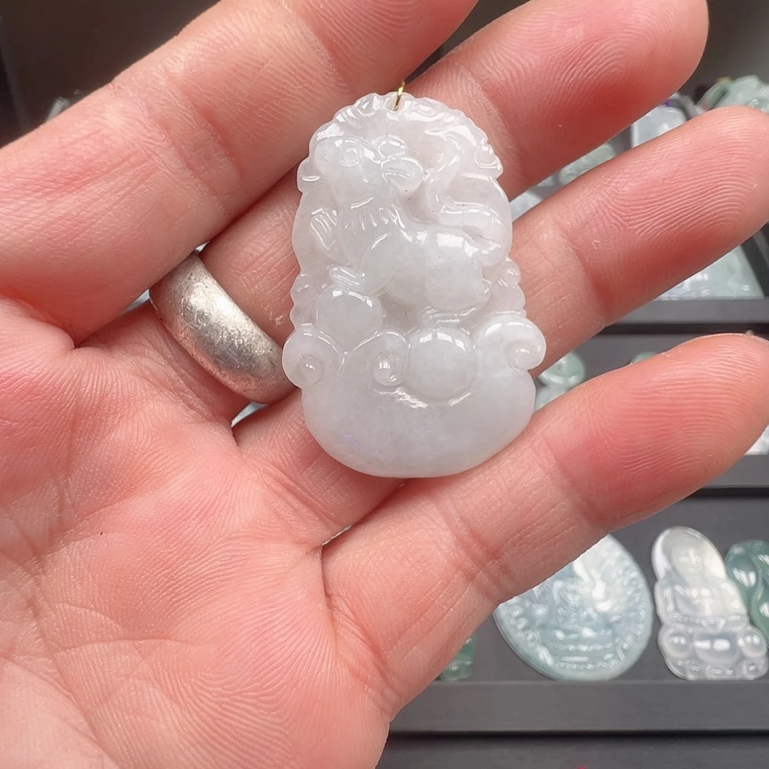 翡翠未镶嵌颈饰吊坠