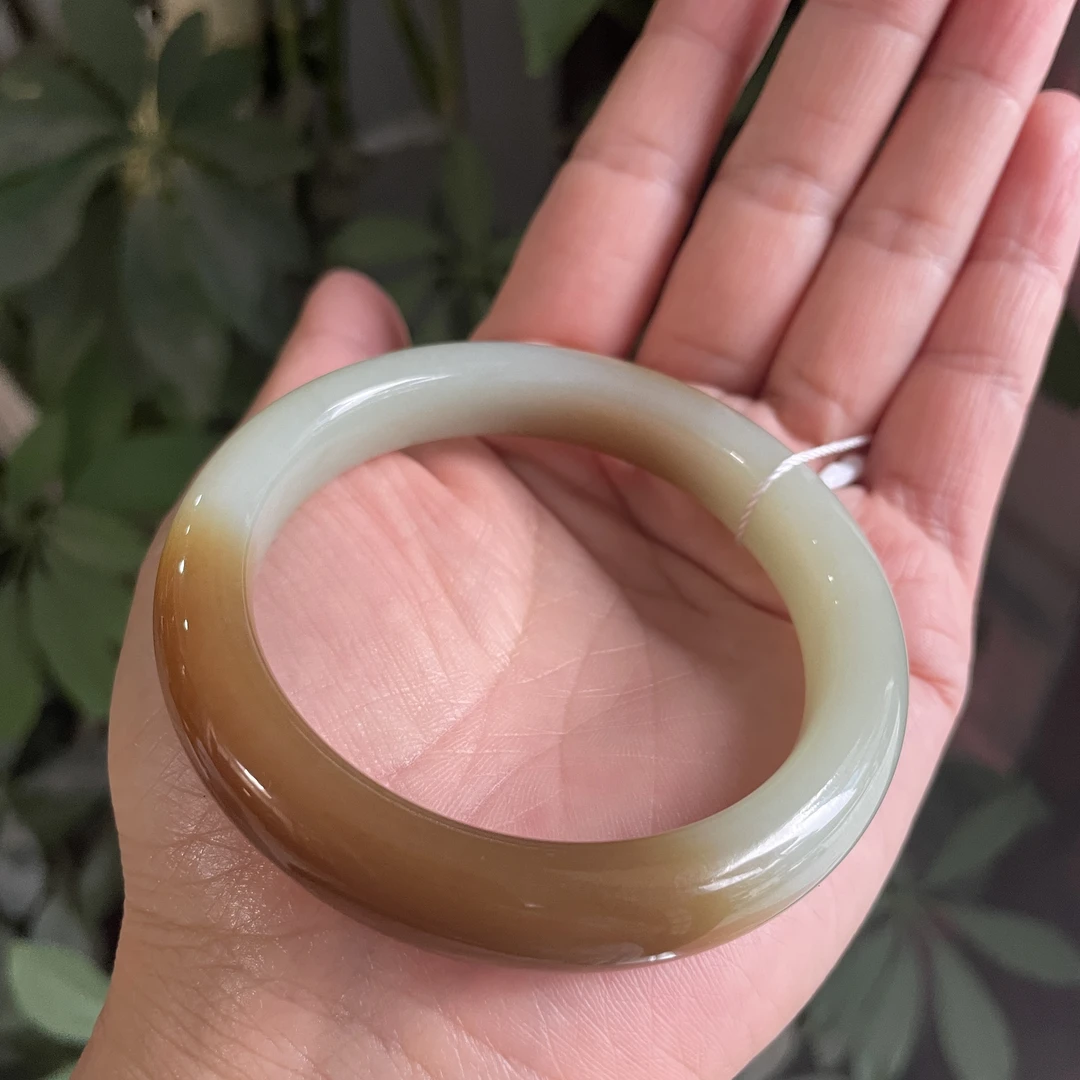 纯天然新疆且末正宗和田玉老料糖白手镯正圈复古中秋送礼轻奢百搭