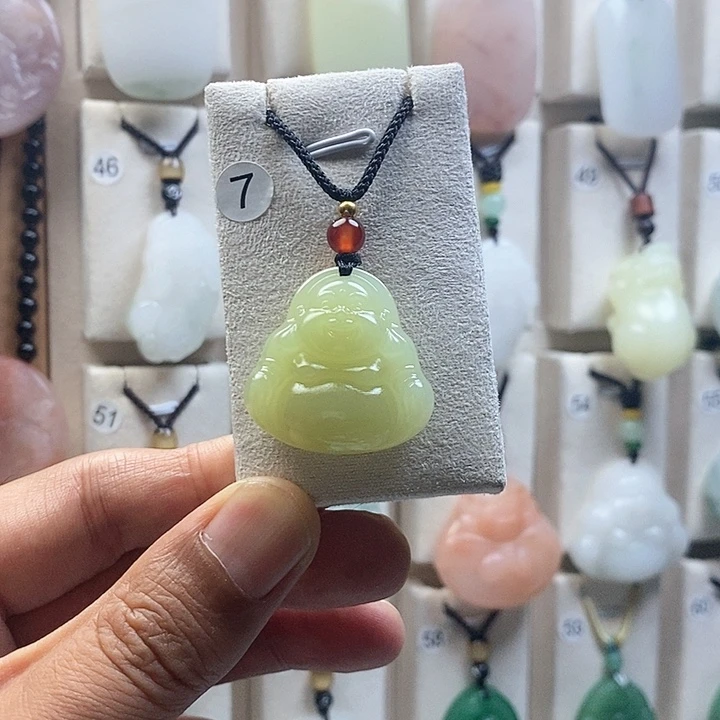 石英质玉未镶嵌颈饰