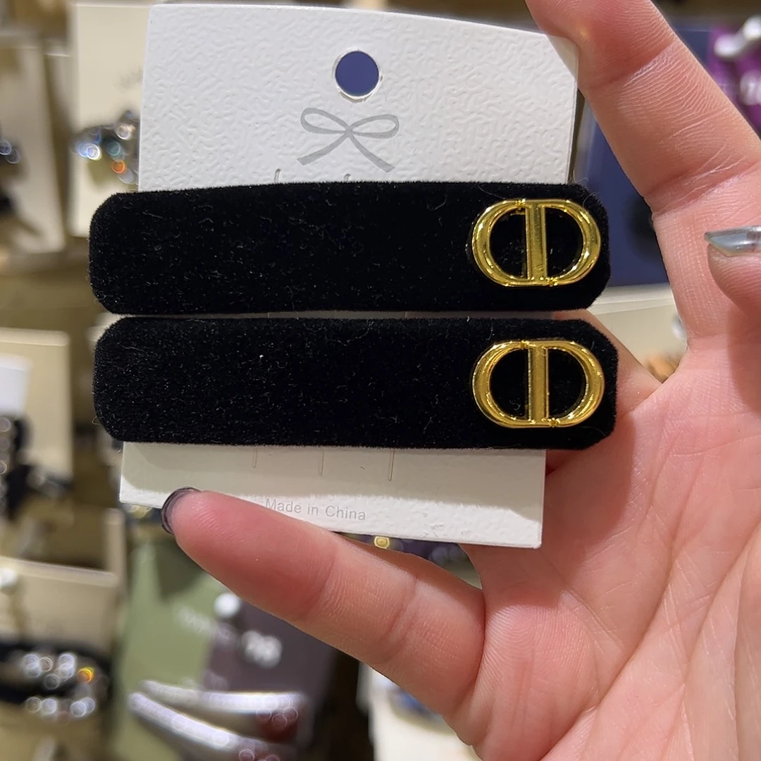 布艺非金属猪鼻子丝绒拜拜夹