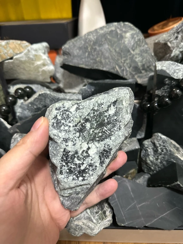 新疆塔县皮勒老塔青石随型