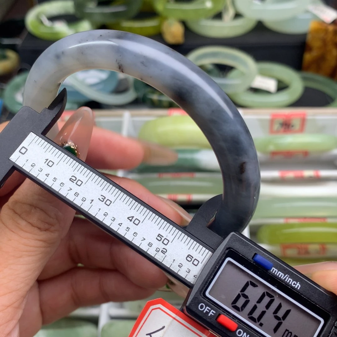 蛇纹石玉未镶嵌手镯789