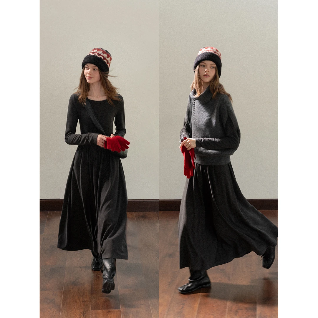 EGGKA高领针织罩衫+长袖圆领磨毛连衣裙E25A80579YME25D10507YM