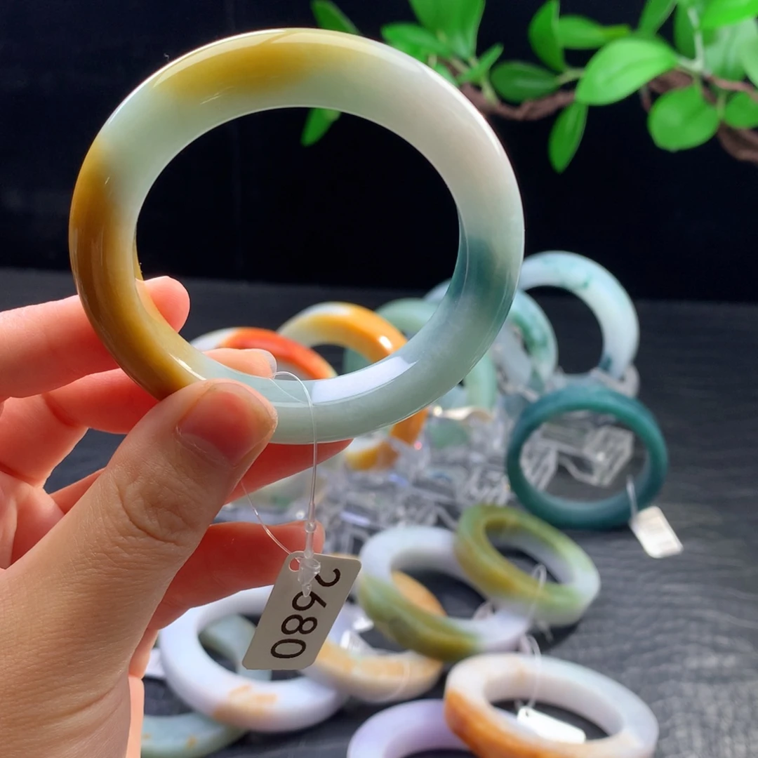 定制翡翠未镶嵌手镯