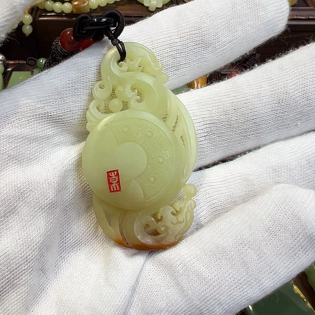 陪***之岫岩河磨玉（透闪石质玉）未镶嵌颈饰