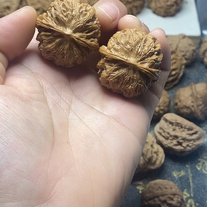 桃核吊坠苹果园狮子头