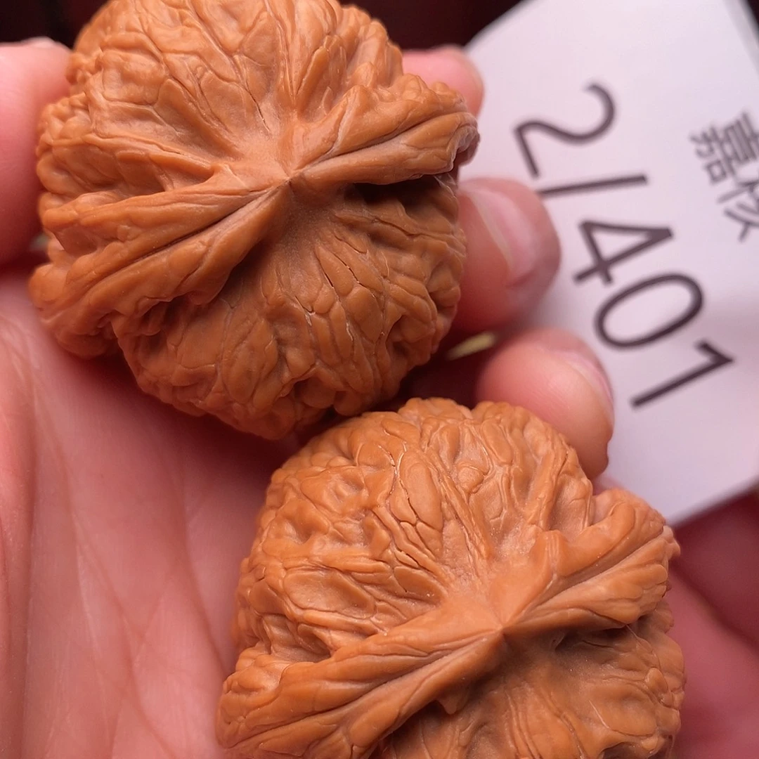 文玩核桃把件40红锦鲤