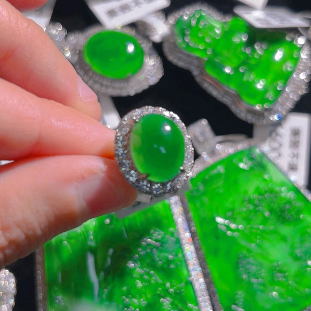 翡翠颈饰银S925镶嵌蛋面