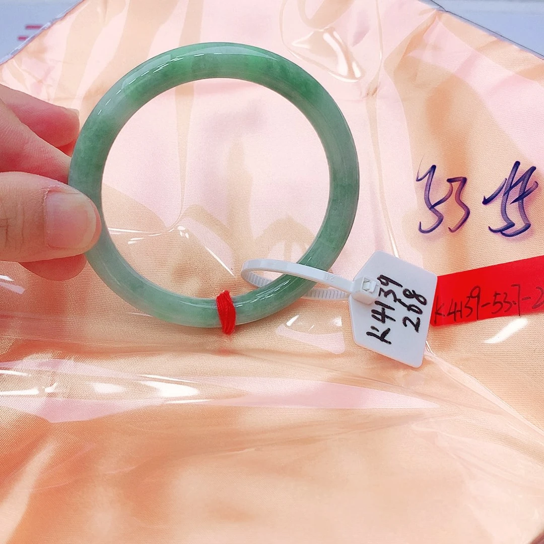 翡翠未镶嵌手镯我
