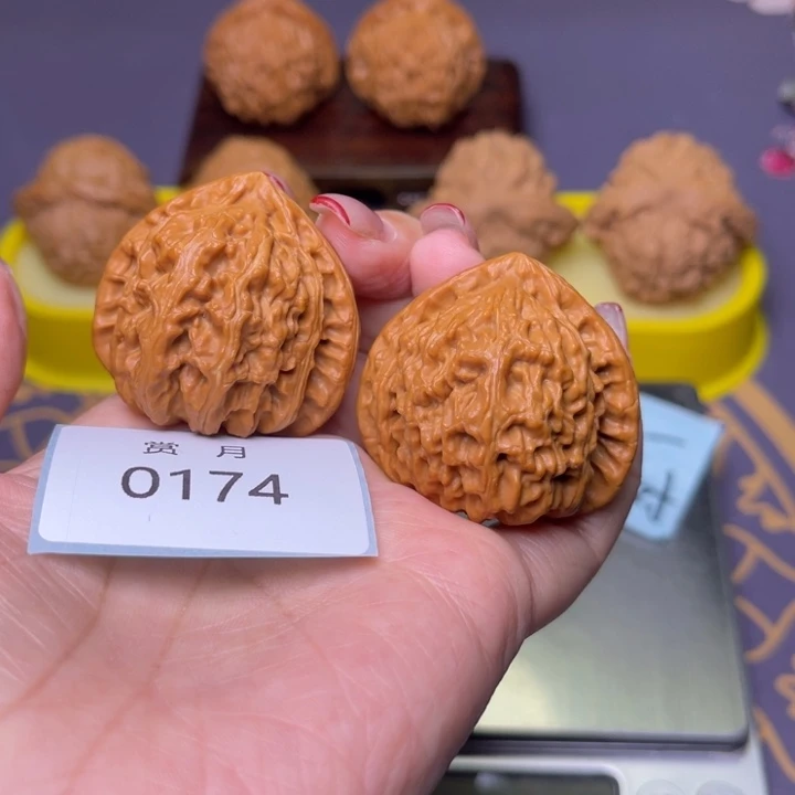 把件文玩核桃三角白40.0174