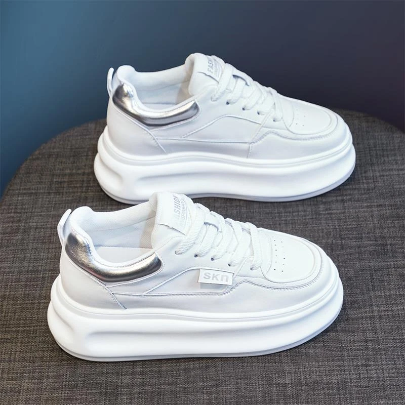 内增高小白鞋女2025年秋冬新款休闲厚底鞋子爆款加绒松糕板鞋