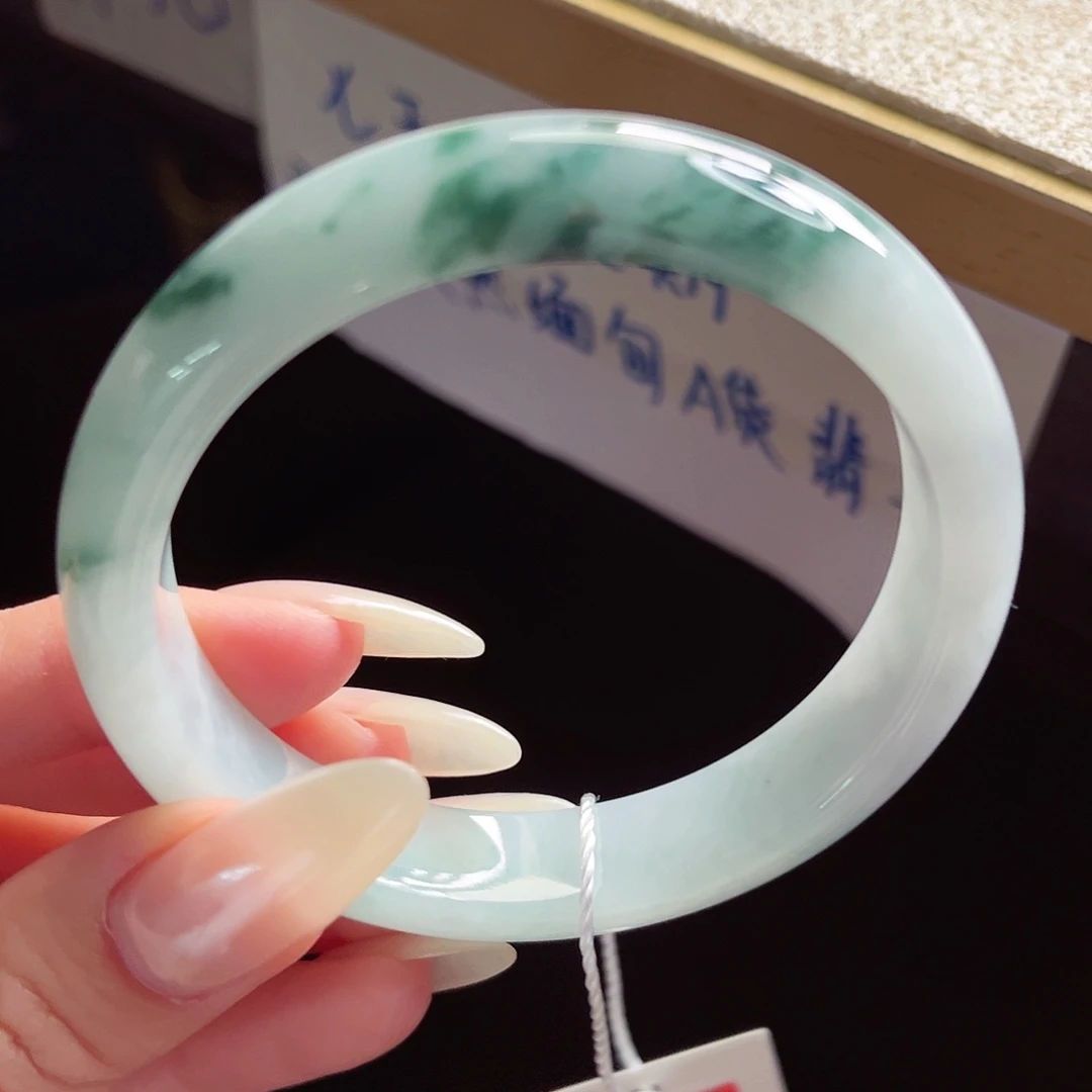 未镶嵌手镯翡翠手镯