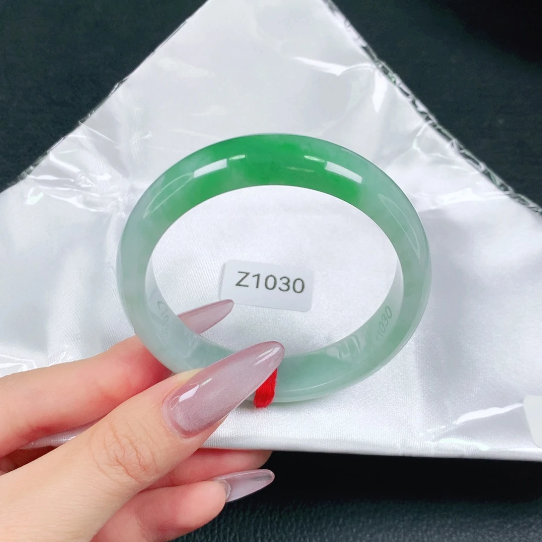 翡翠未镶嵌手镯天然翡翠手镯04