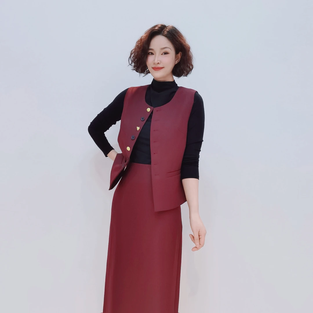 T793 秋季新款法式通勤复古马甲打底直筒裙三件套套裙JR