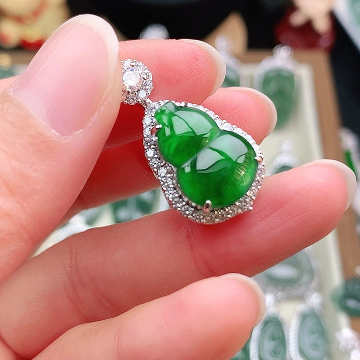 颈饰未镶嵌翡翠吊坠