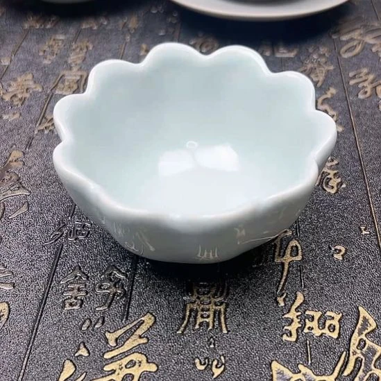 汝瓷天青釉莲花杯