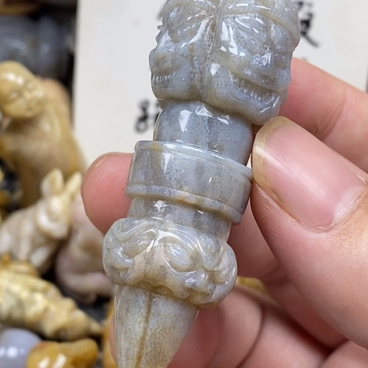 硅化珊瑚（珊瑚玉）未镶嵌颈饰