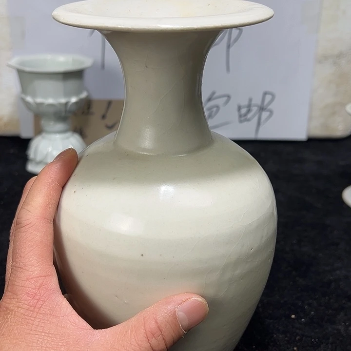 其他陶青白瓷花瓶