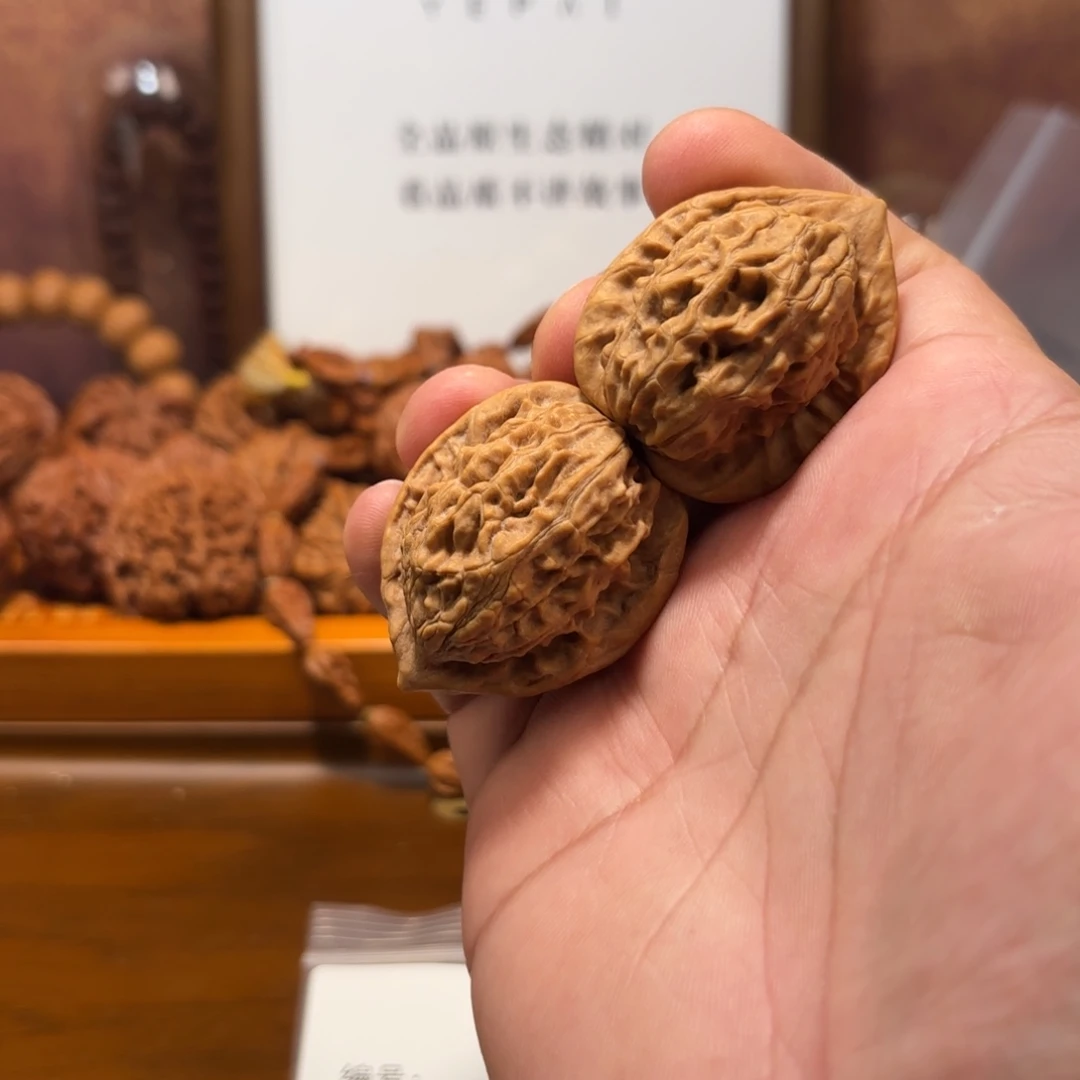 文玩核桃吊坠全品原桩无药大红袍有蜡皮边34高40Q5415