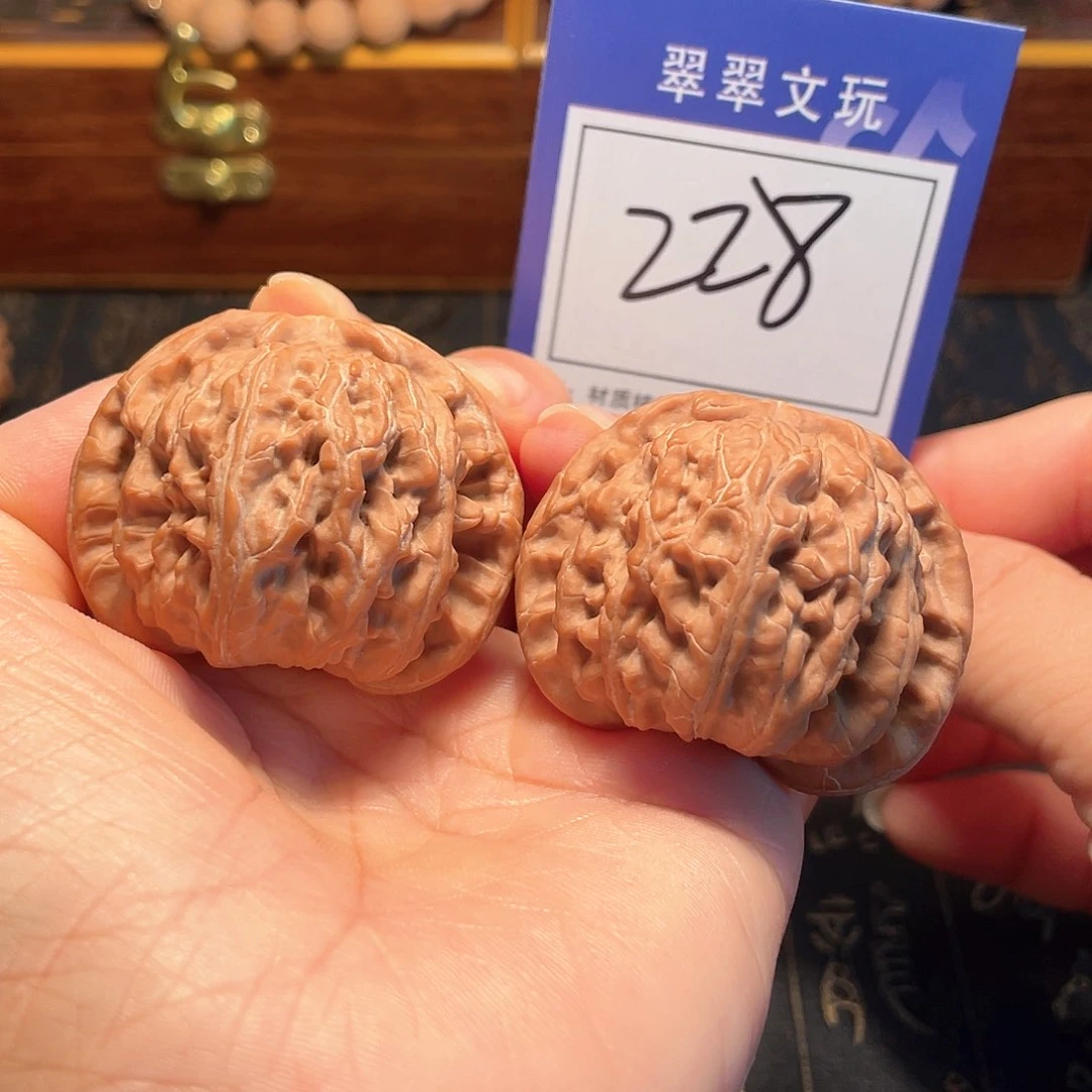 桃核把件228号全品白狮子4.5