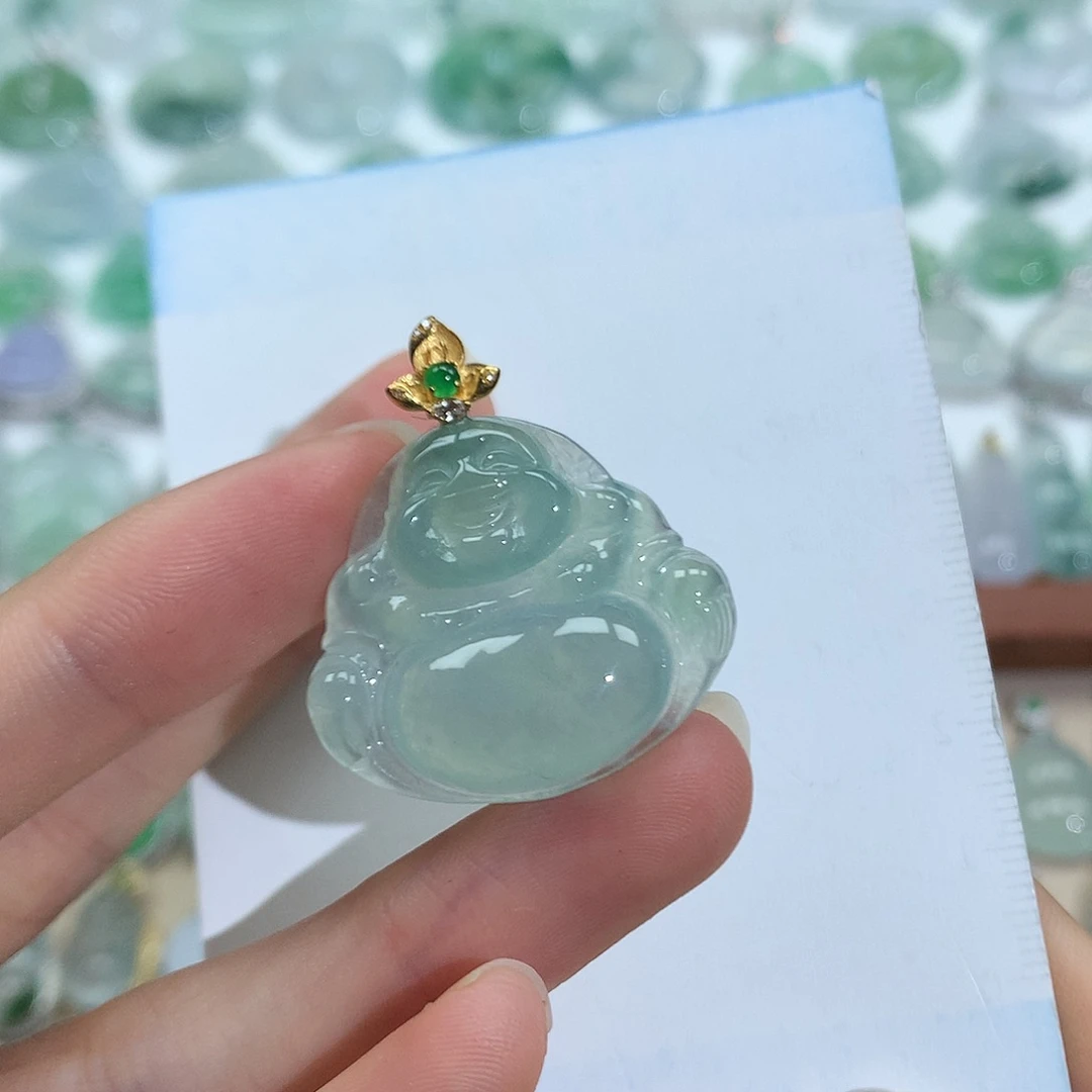 翡翠18K金镶嵌颈饰佛公