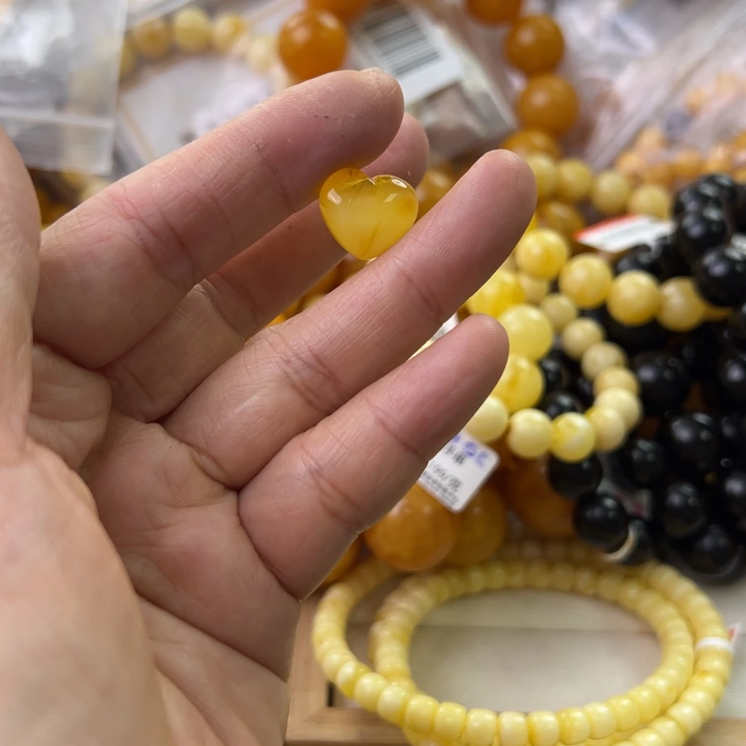 琥珀珠宝奇石未镶嵌