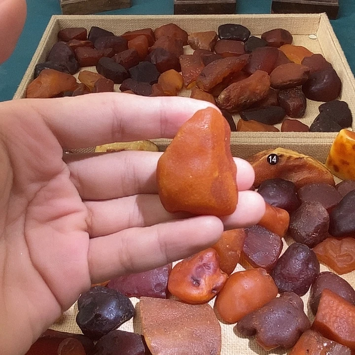 裸石琥珀未镶嵌蜜蜡