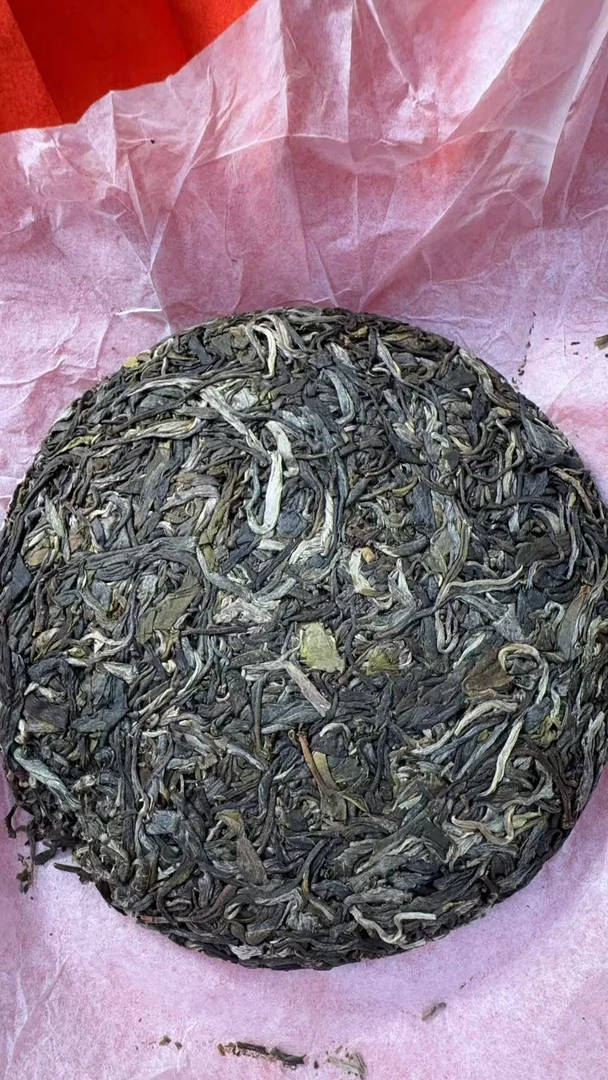 8月27日 200克*5饼 25年秘境 生茶饼茶  T4128