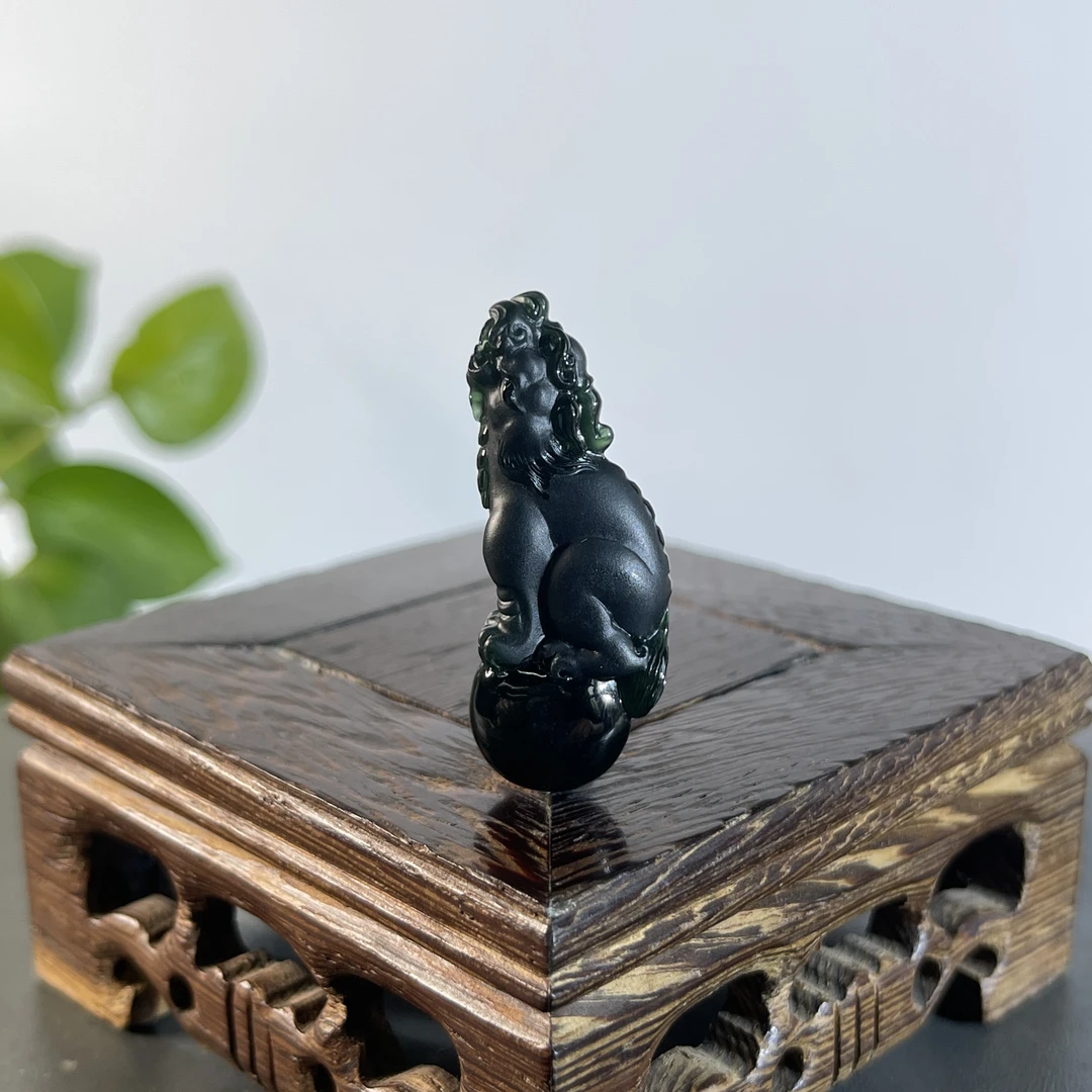 JXA30-152  黑色天然翡翠A货  黑-狮狮如意