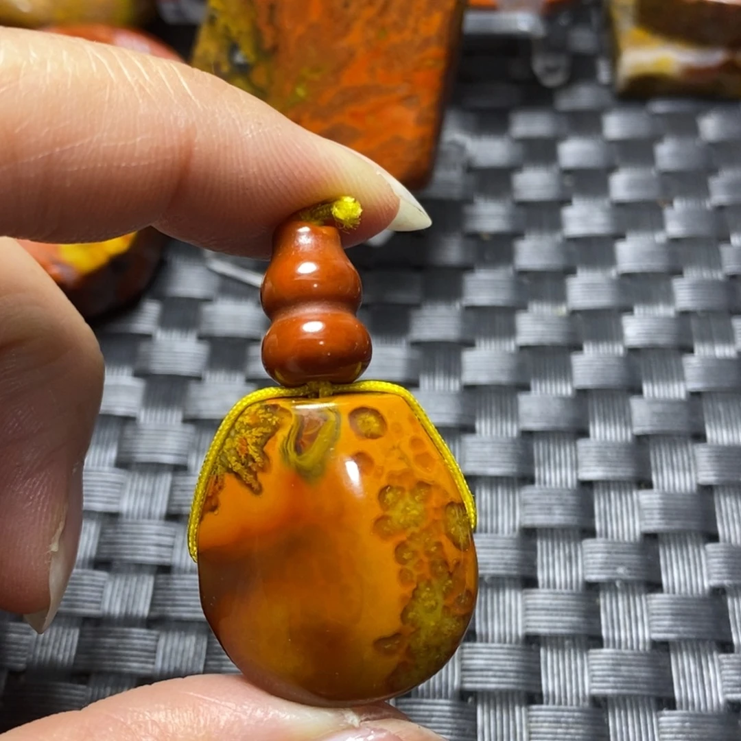 玛瑙/玉髓挂件未镶嵌