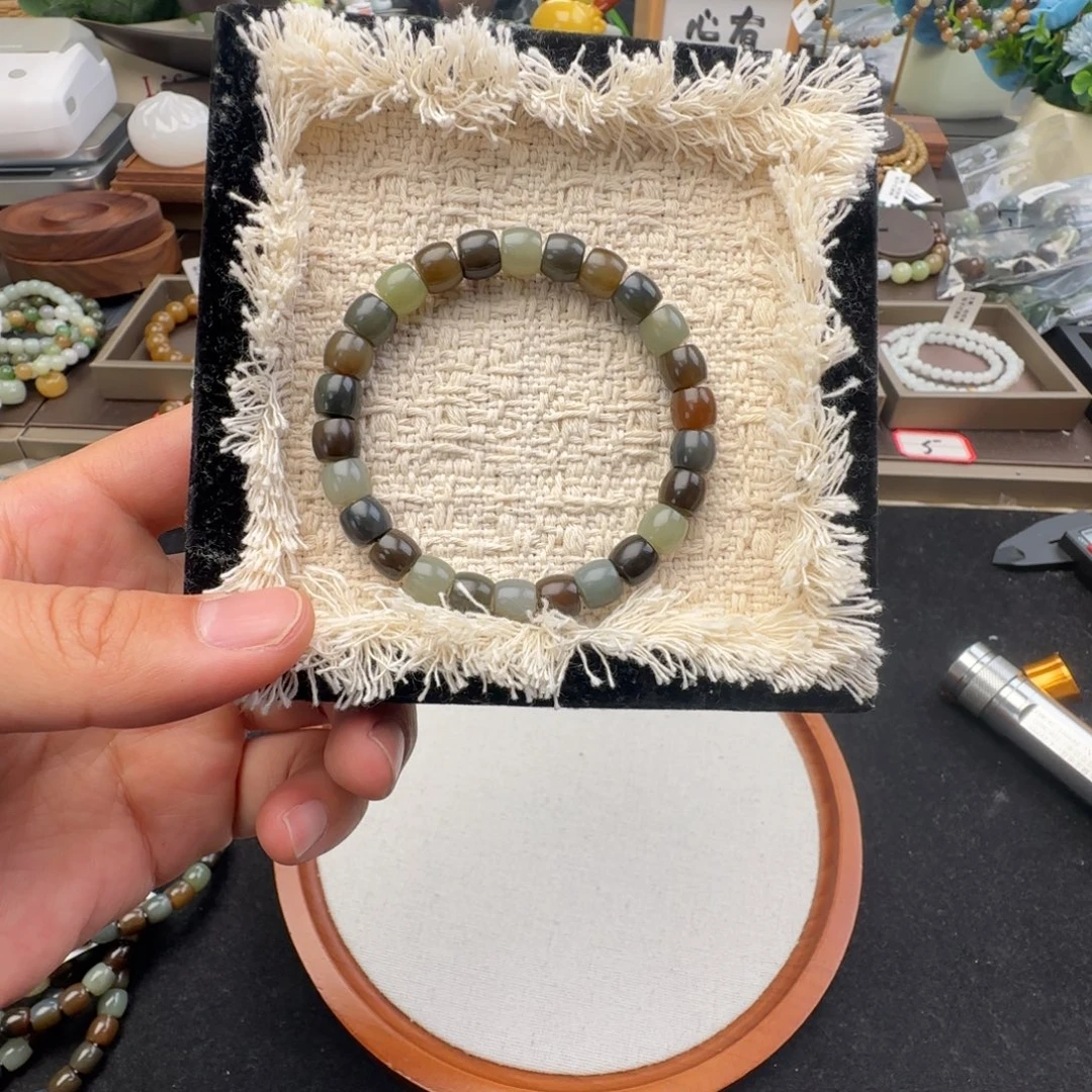 和田玉未镶嵌手链卡8直切楼兰，50