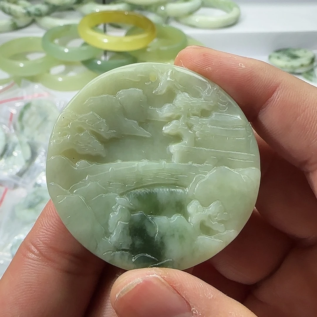 透闪石-蛇纹石玉未镶嵌颈饰