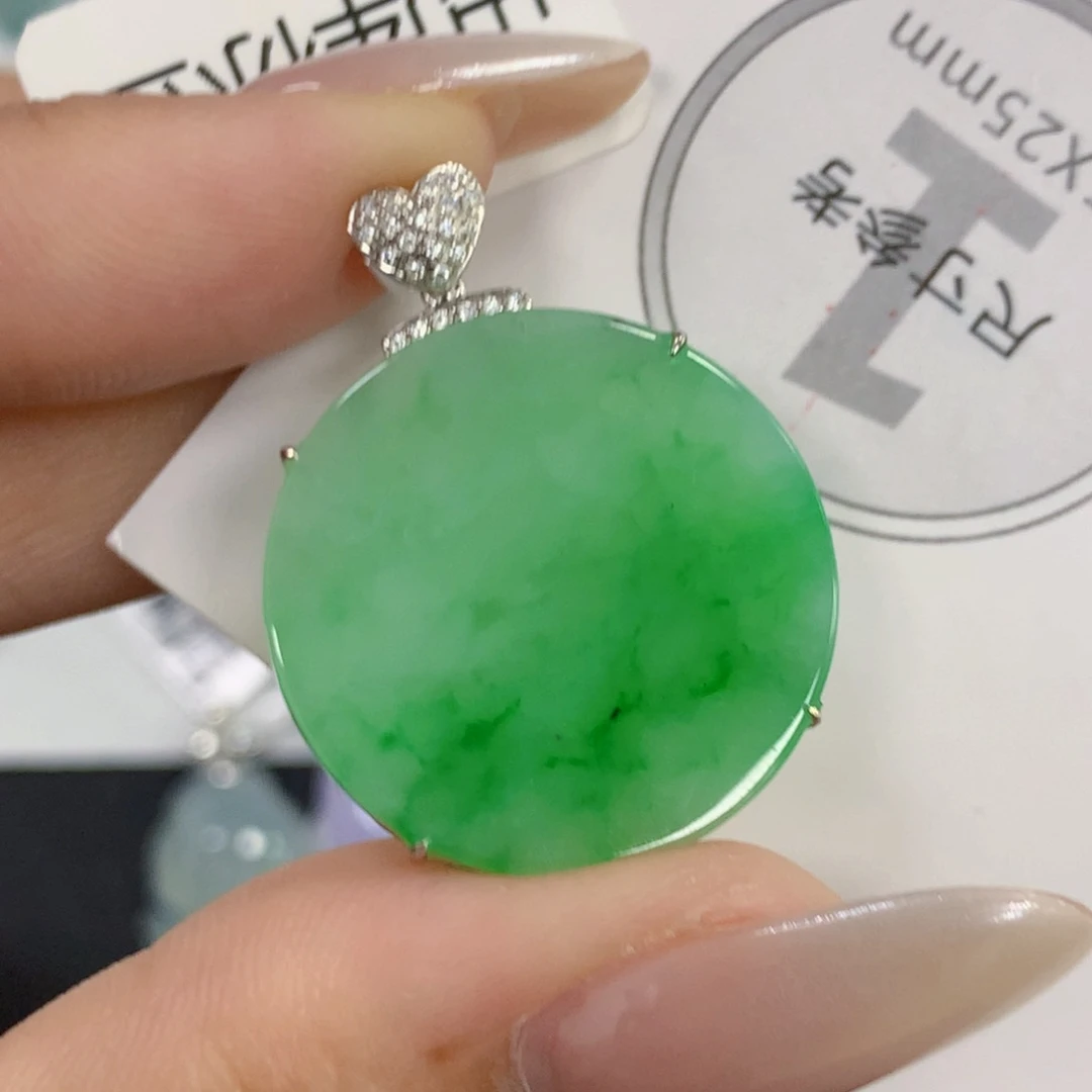 颈饰18K金镶嵌翡翠