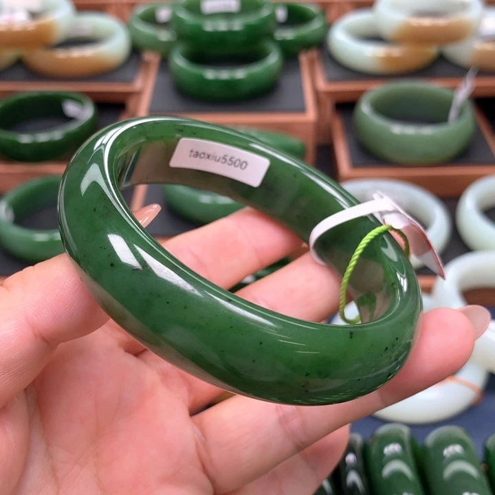 和田玉（碧玉）手镯未镶嵌626364圈口