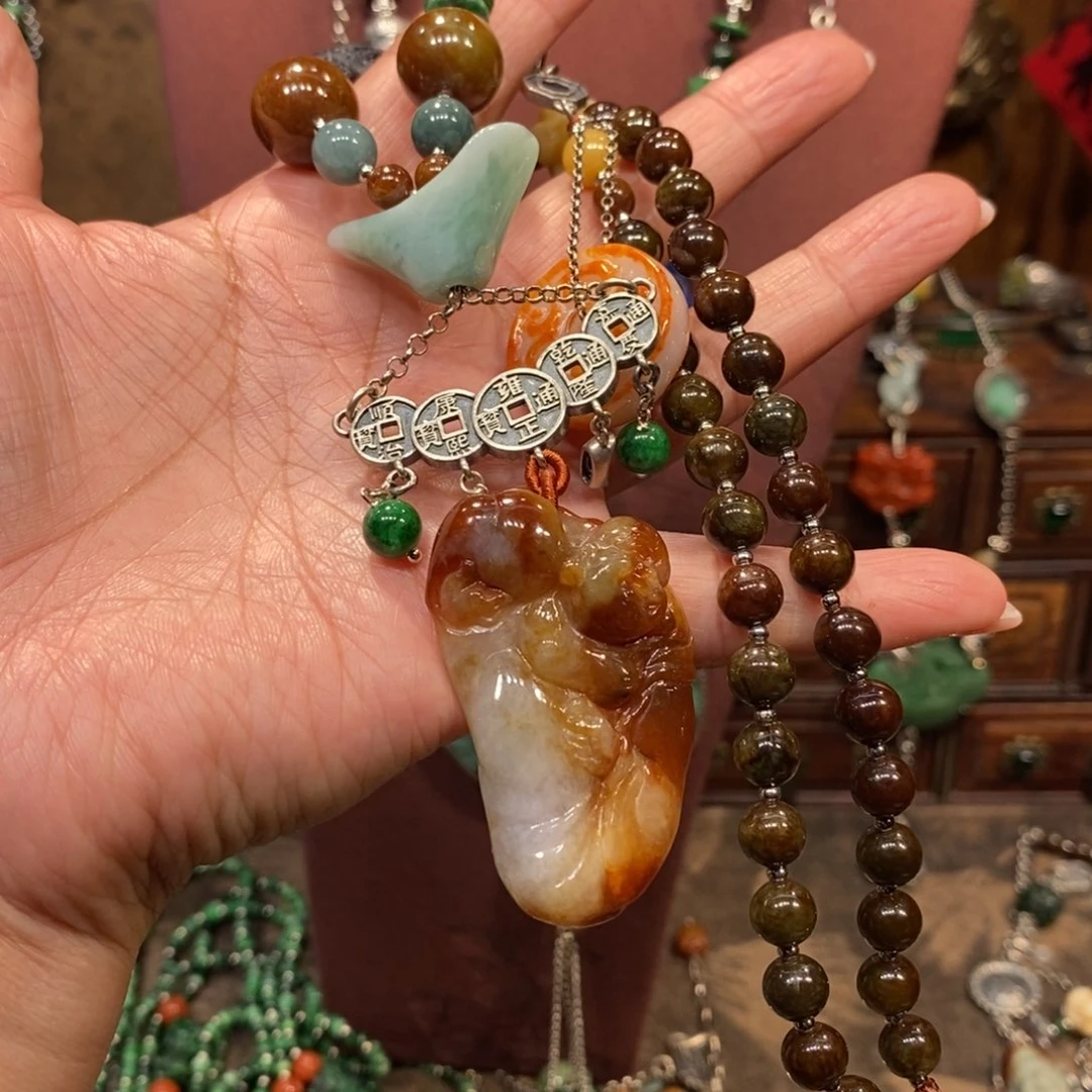 翡翠吊坠(赠链)未镶嵌