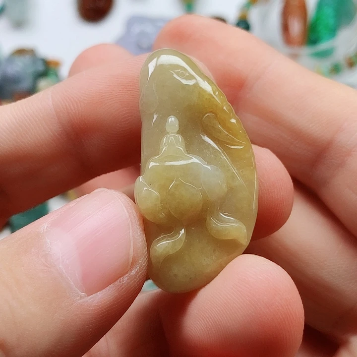 翡翠未镶嵌颈饰翡翠