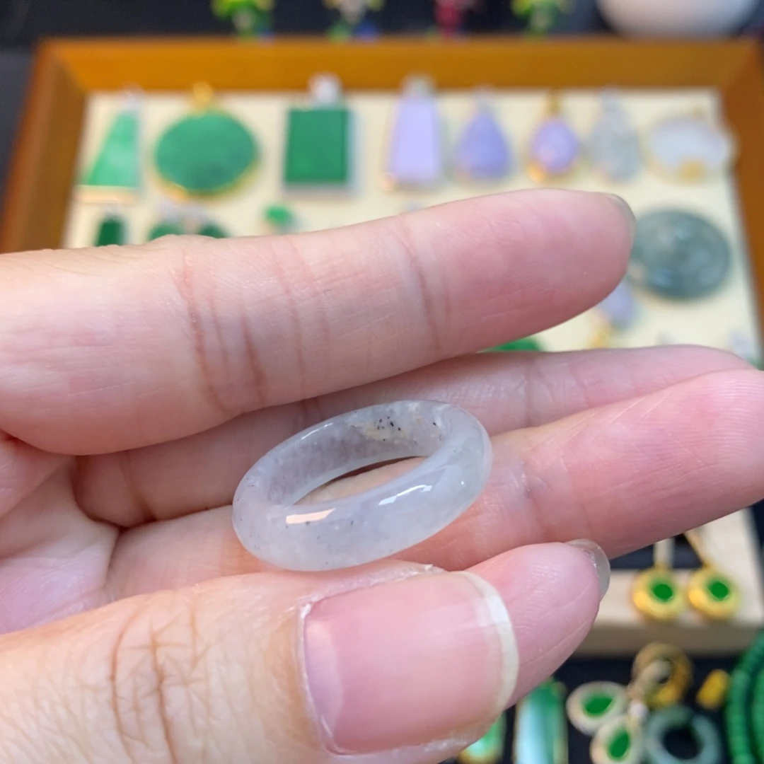 翡翠未镶嵌吊坠(不含链)有纹裂，14#