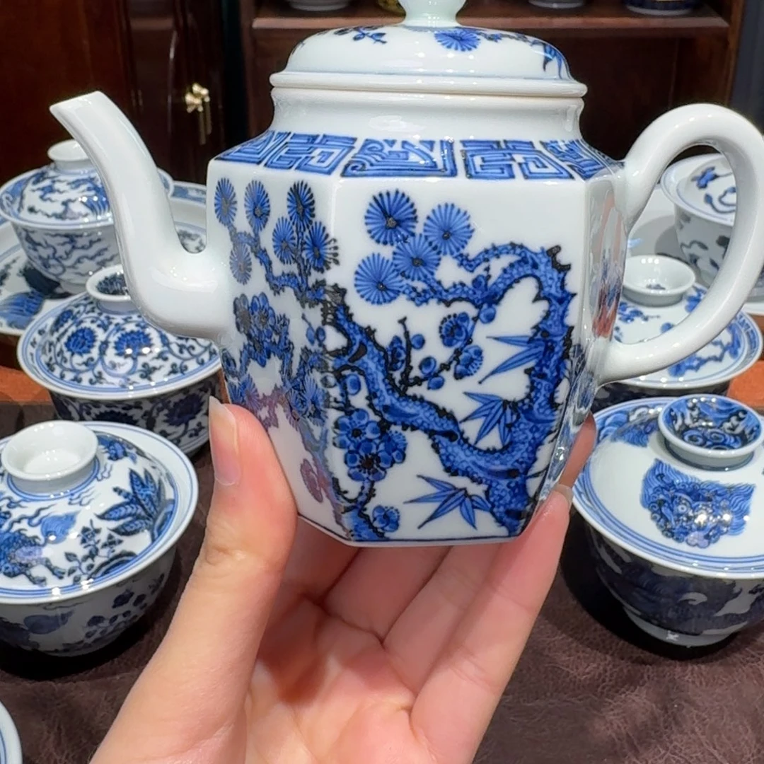 青花雯华堂手绘壶