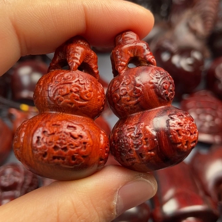 檀香紫檀（小叶紫檀）德**露