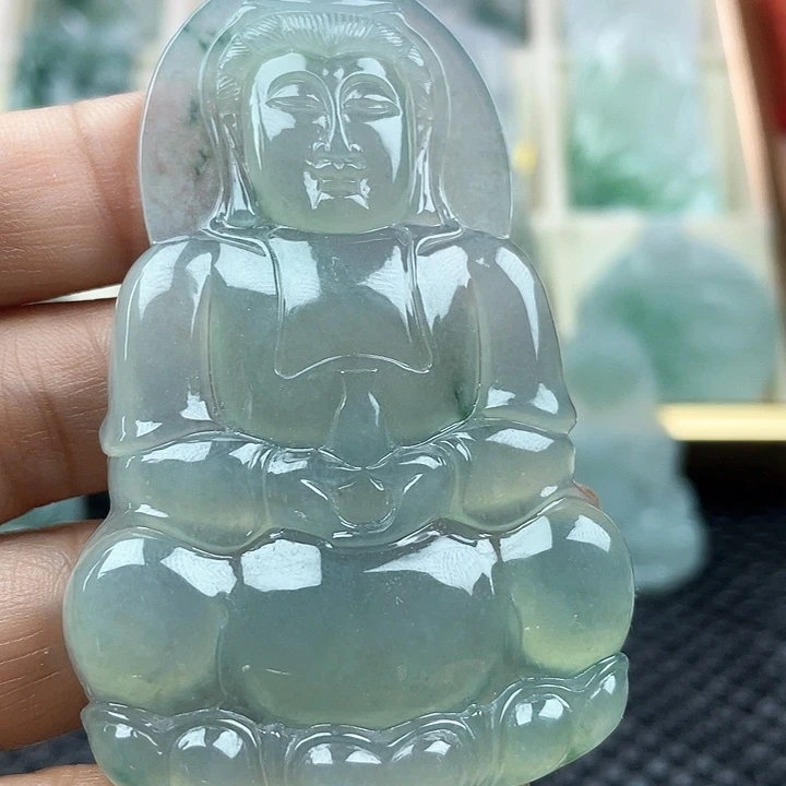 颈饰未镶嵌翡翠俊*：天然翡翠观音