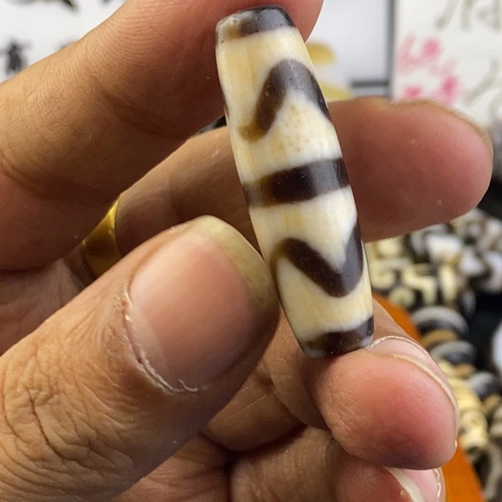 只买单纯的吊坠，没带链子，属的性质。