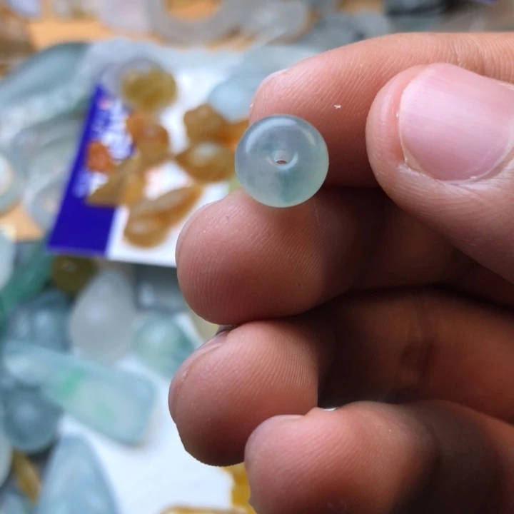 定制翡翠未镶嵌挂件