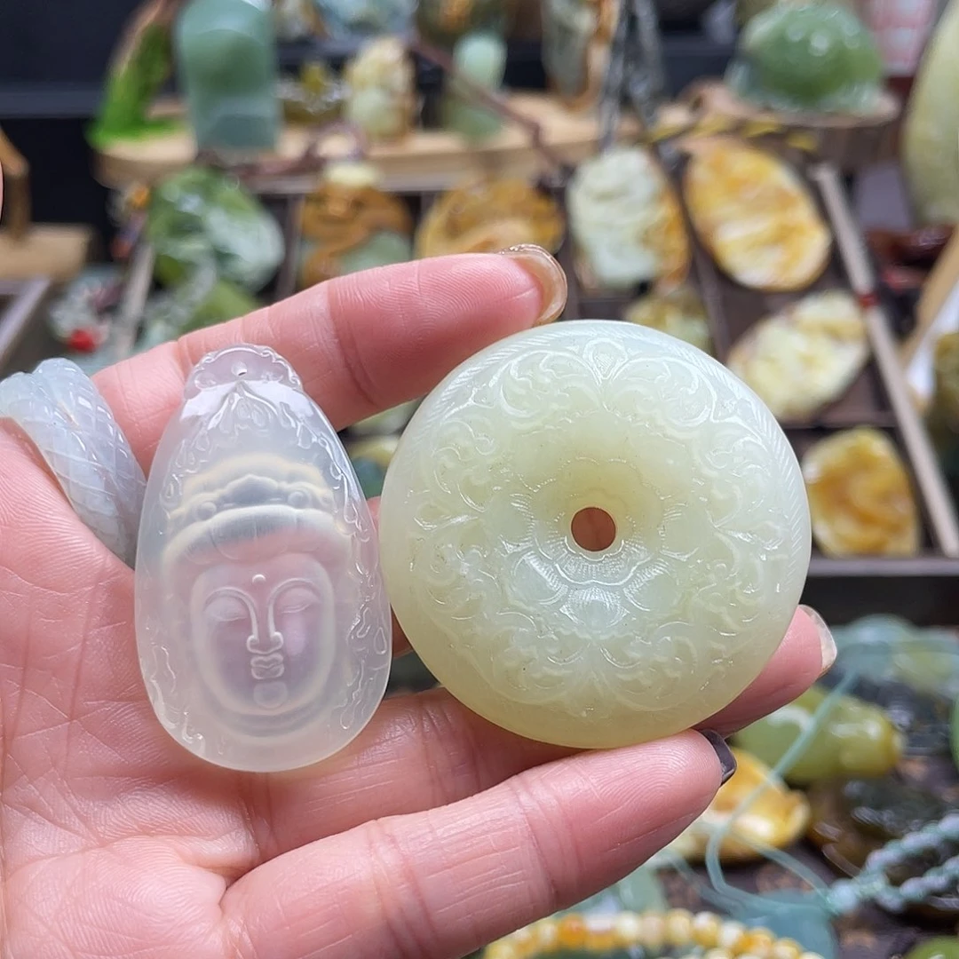 蛇纹石玉颈饰未镶嵌昭**愿岫玉