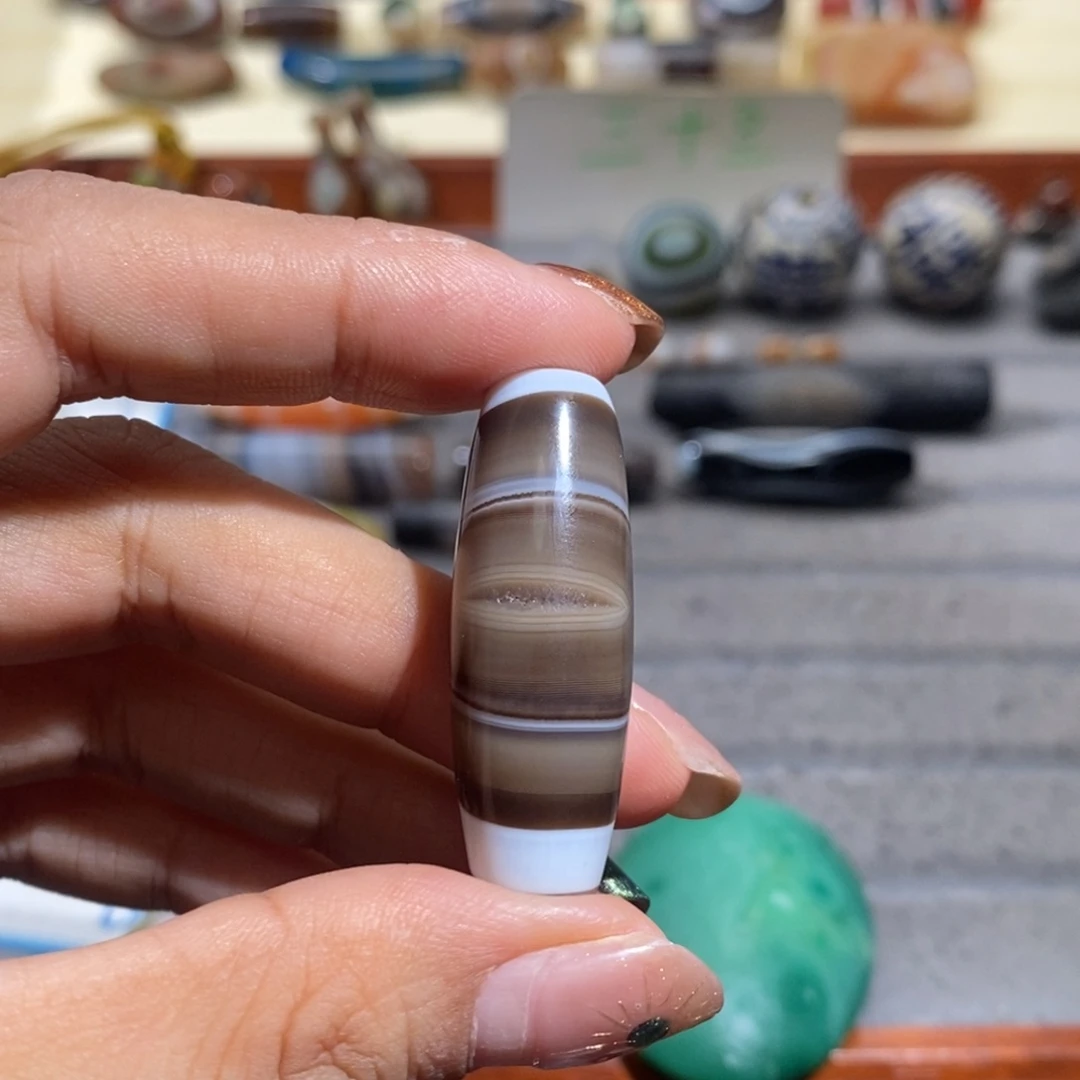 拉***拉合金颈饰玛瑙/玉髓