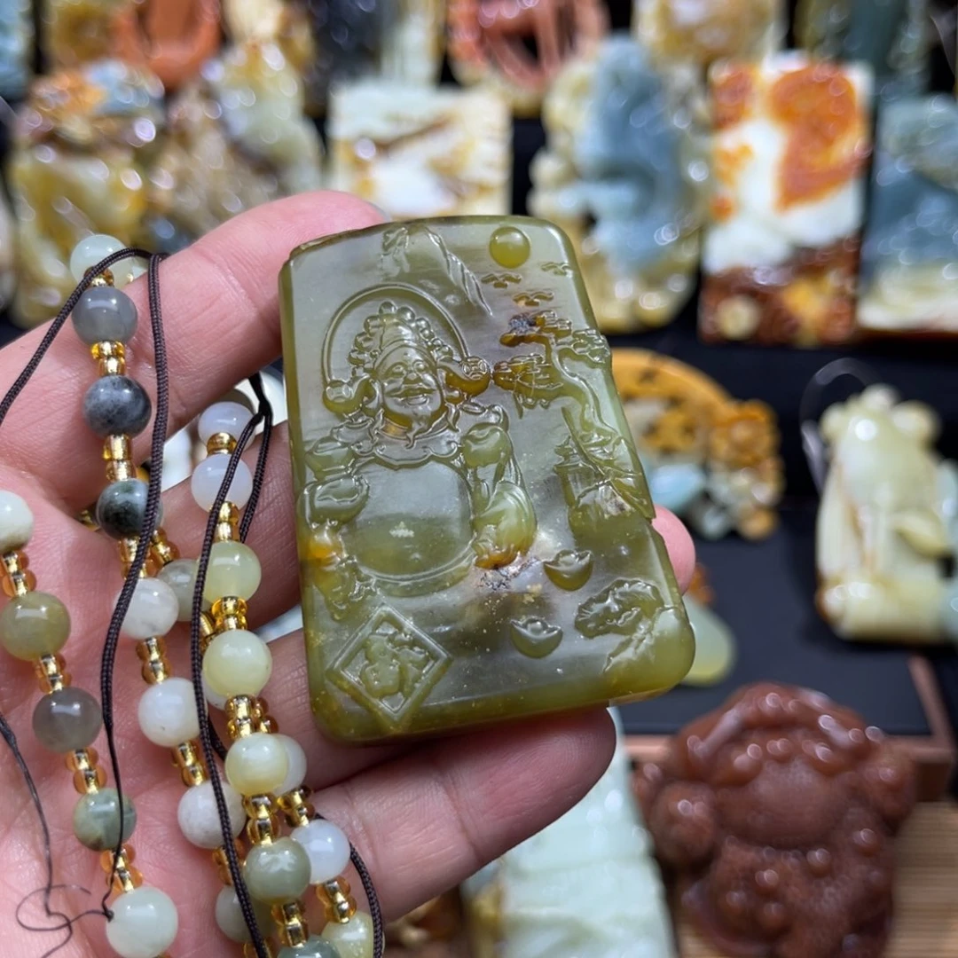 蛇纹石玉未镶嵌颈饰