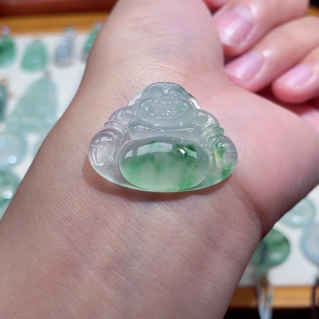 翡翠未镶嵌颈饰佛公