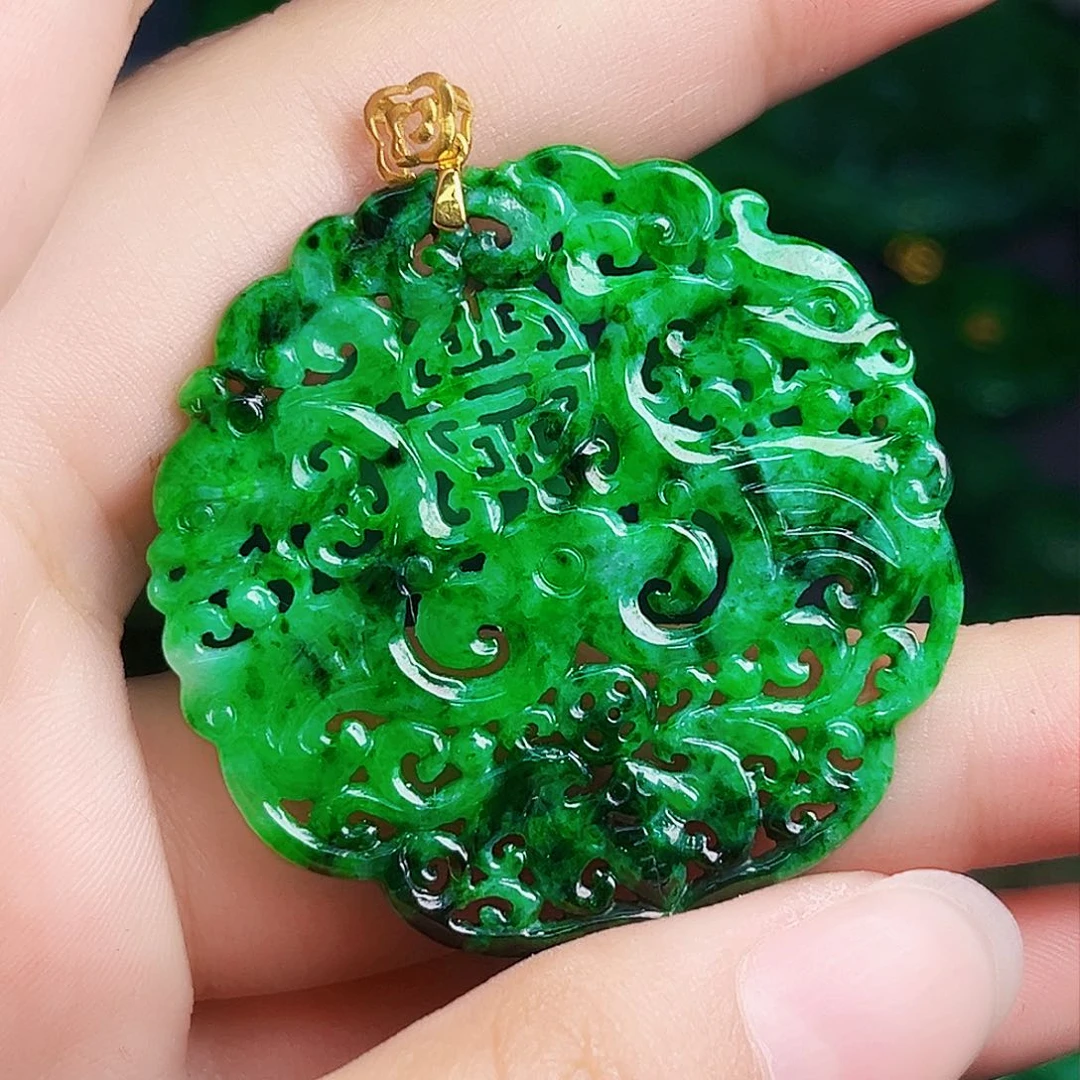 颈饰18K金镶嵌翡翠多样性