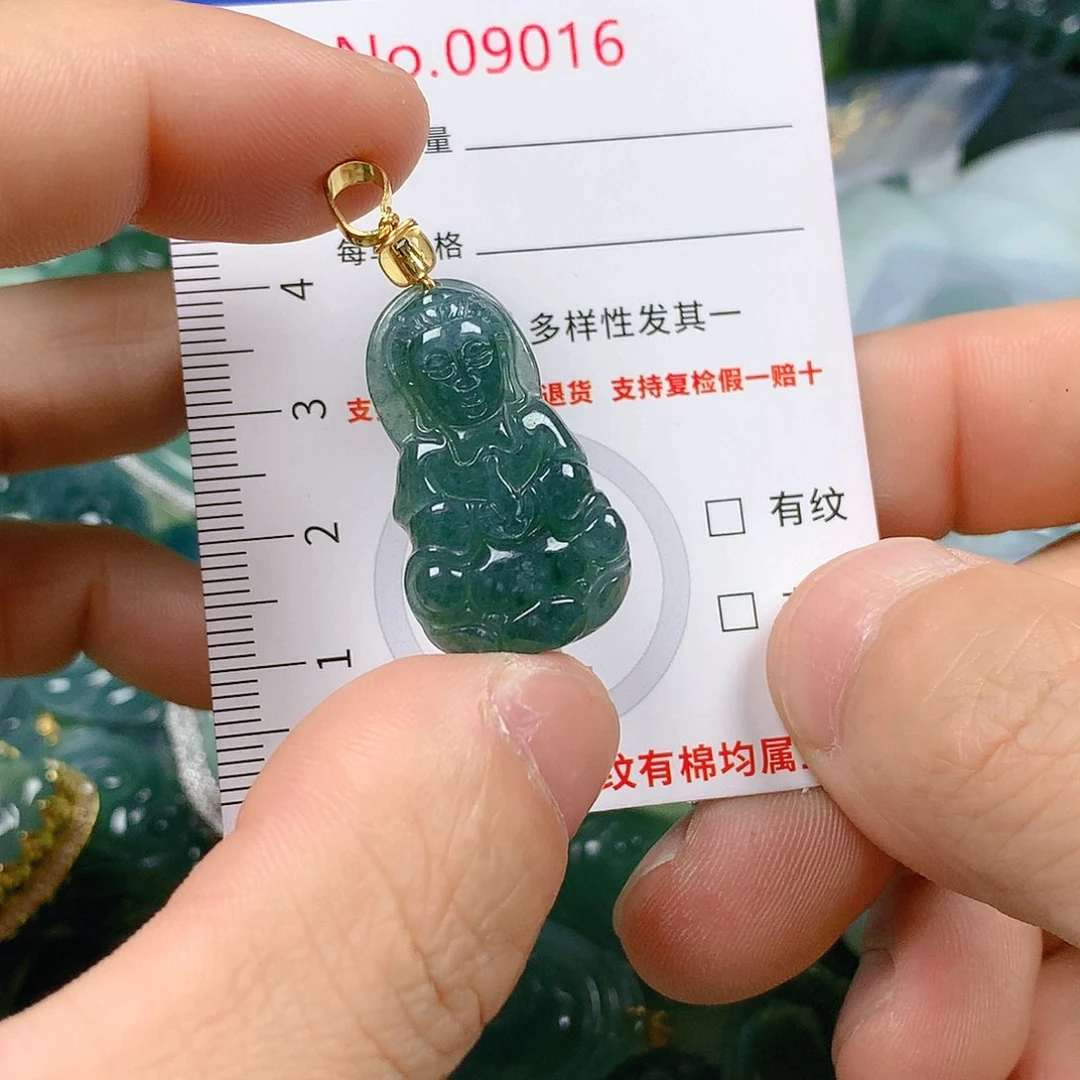 翡翠颈饰未镶嵌天然翡翠